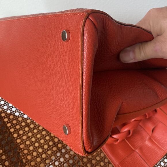 Elegant Woven Leather Handbag - Red - Picture 7 of 13